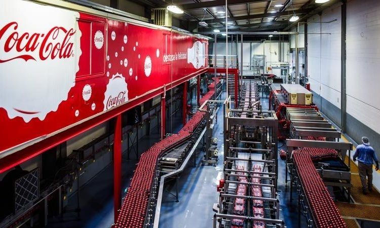 Com e sem experiência: Solar Coca-Cola seleciona Aux. de Produção e mais 6 funções